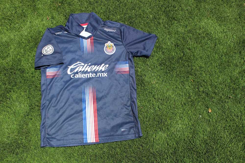 Nike small soccer jersey, club Guadalajara - image 3