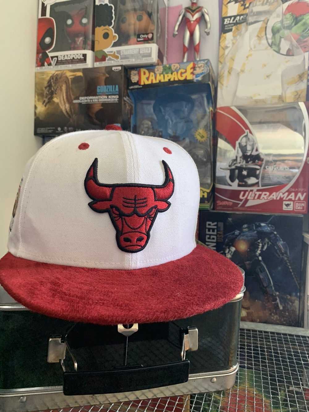 New Era Chicago Bulls Suede hat - image 2