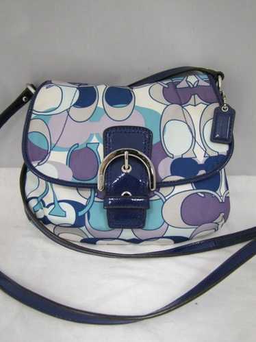 シグネチャー Daisy Print Mini Cally クロスボディー シグネチャー Daisy Print Mini Cally クロスボディー (Coach