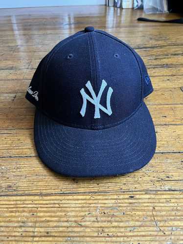마마무스타일 on X: New York Yankees: navy league 9FORTY adjustable hat - $24.99   Louis Vuitton: LOCKY BB - $1700   Hermès: twilly - $170 (est.)