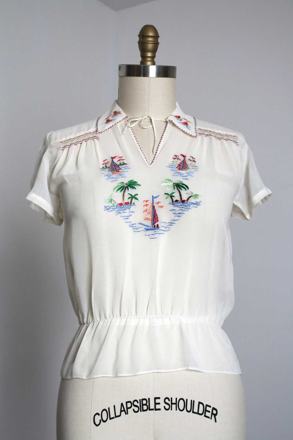 vintage 1940s embroidered sailboat blouse {M} - image 2