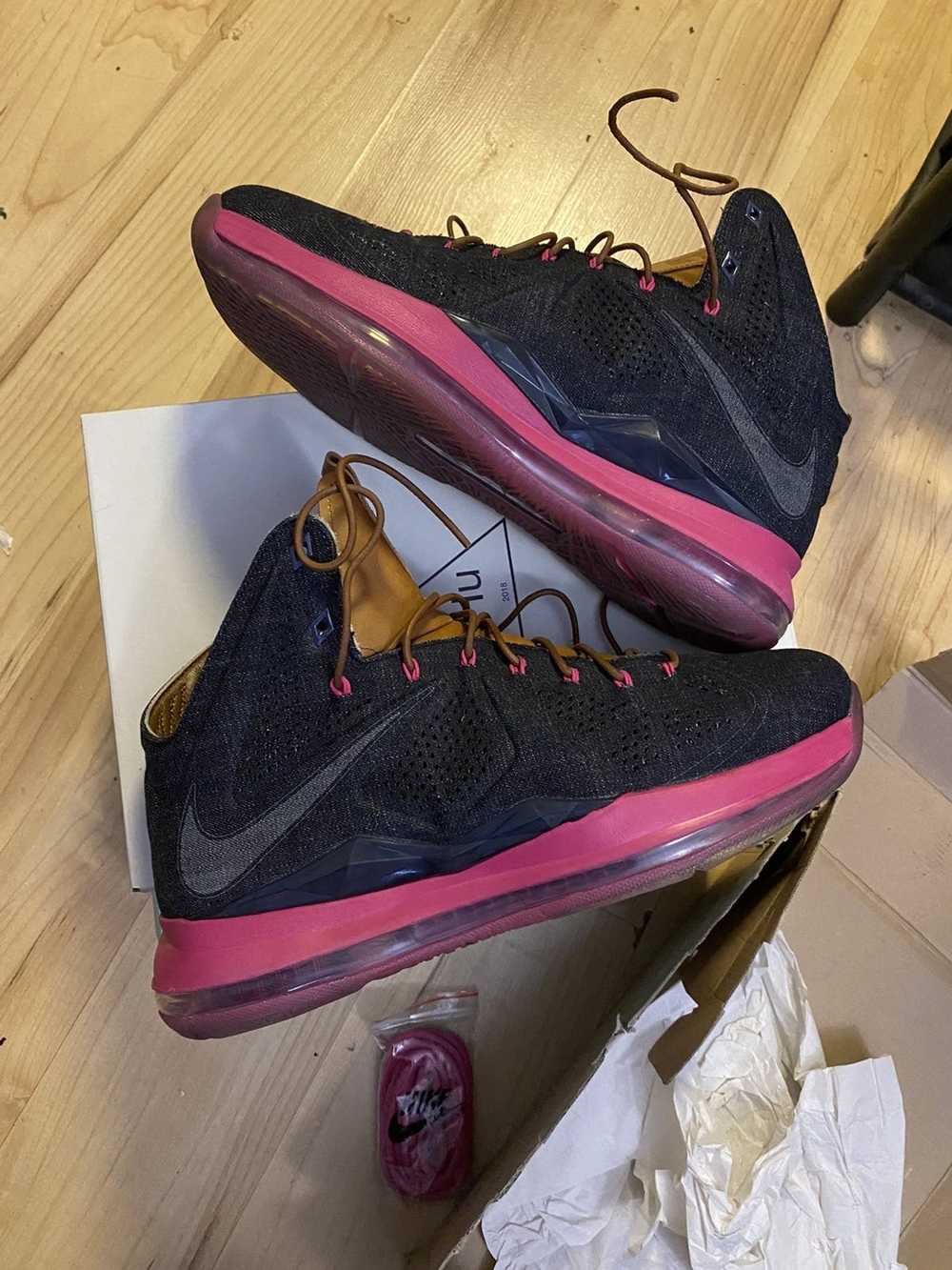 Nike Used Authentic Nike LeBron 10 EXT QS Denim 2… - image 3