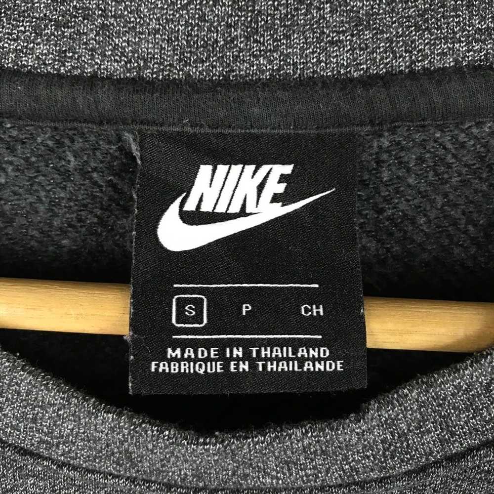 nike sweatshirt centre swoosh