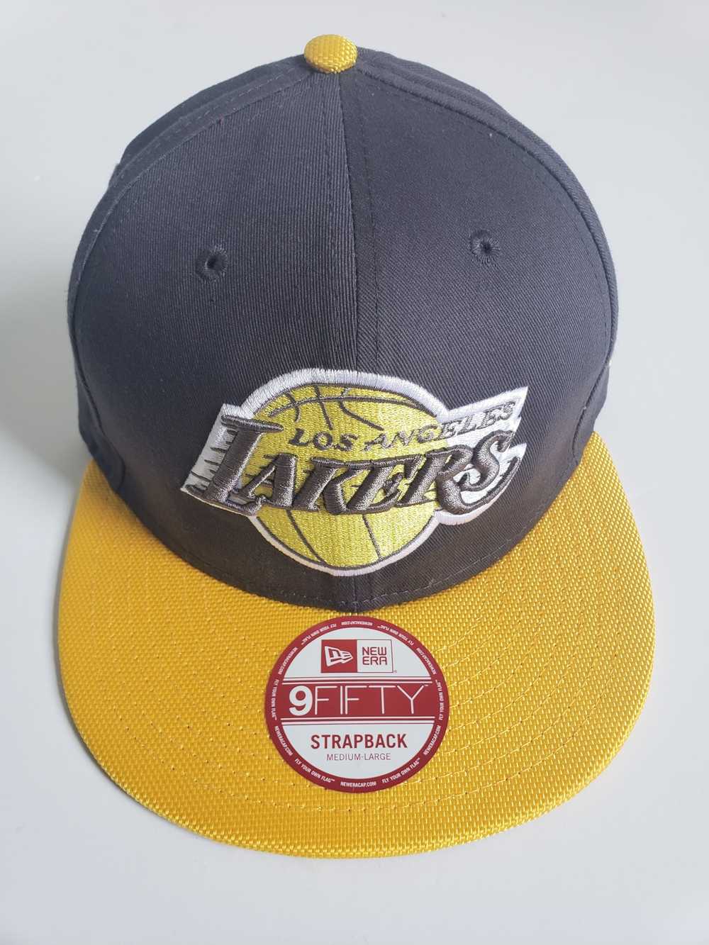 New Era Los Angeles Lakers Snapback - image 1