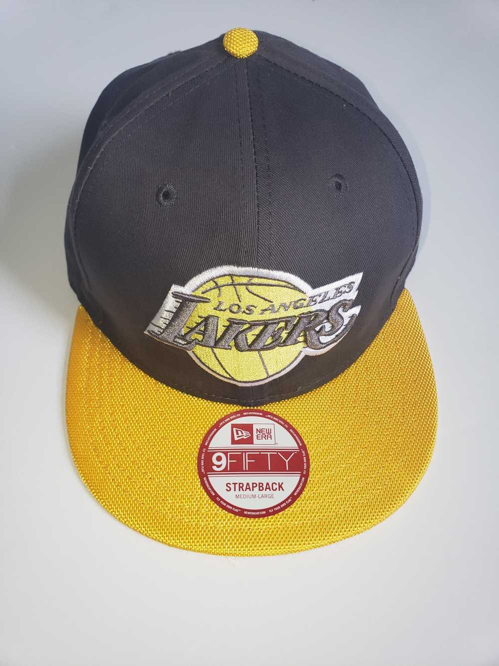 New Era Los Angeles Lakers Snapback - image 8