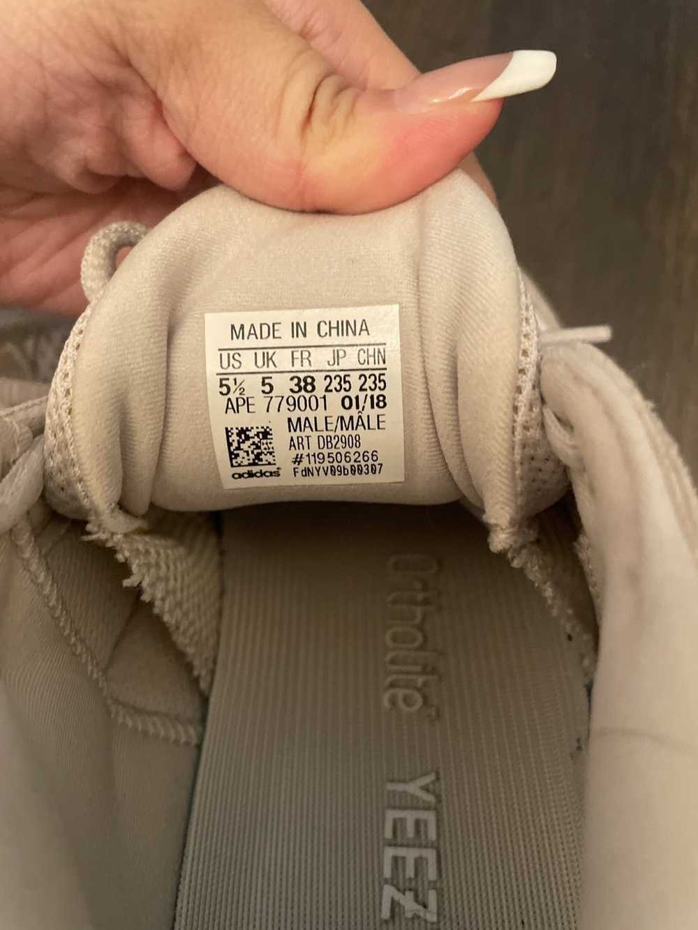 Adidas × Kanye West DB2908 Yeezy sneakers - image 5