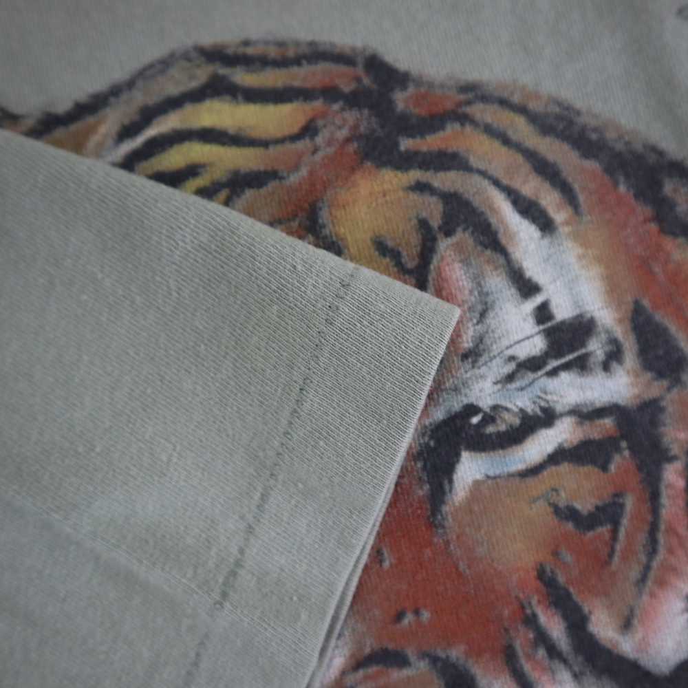 Hanes Vintage White Tiger shirt - image 3