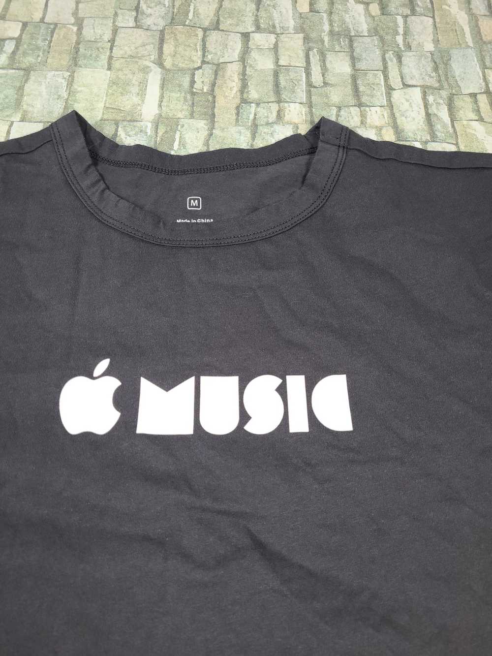 Apple Apple Music Employee T-Shirt sz M 1 infinit… - image 1