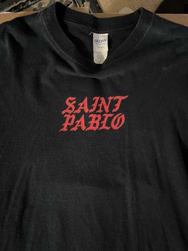 Gildan Saint pablo tour merch