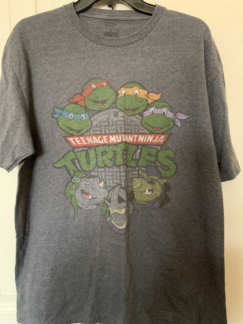 TMNT Women's Teenage Mutant Ninja Turtles Graphic Gray V Neck T-Shirt XL  15-17