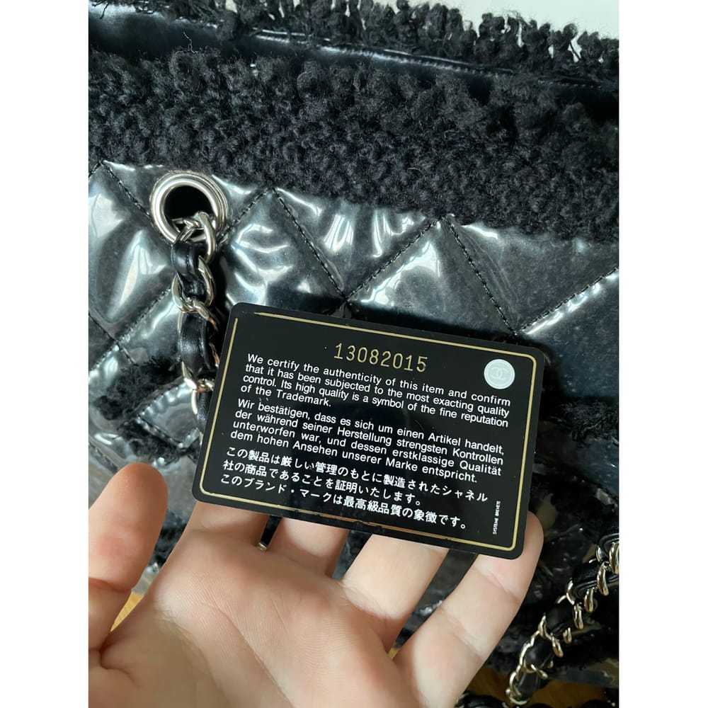 Chanel Deauville Chain patent leather handbag - image 12