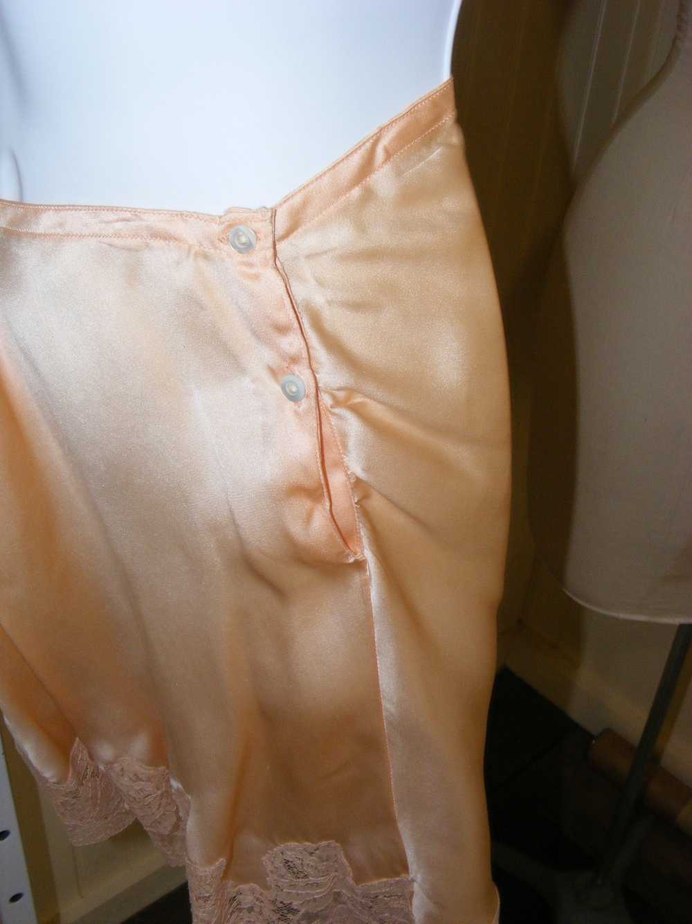 30s Peach Silk Tap Pants Waist Panties - image 3