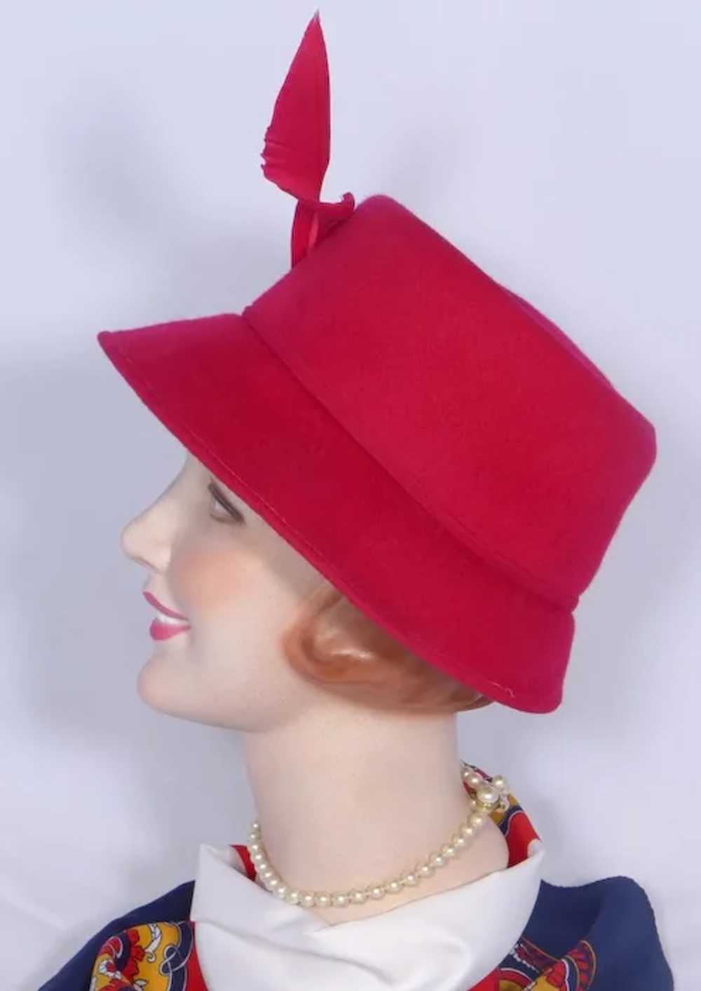 Vintage 1950s Red Lampshade Hat Wool Felt Twisted… - image 2