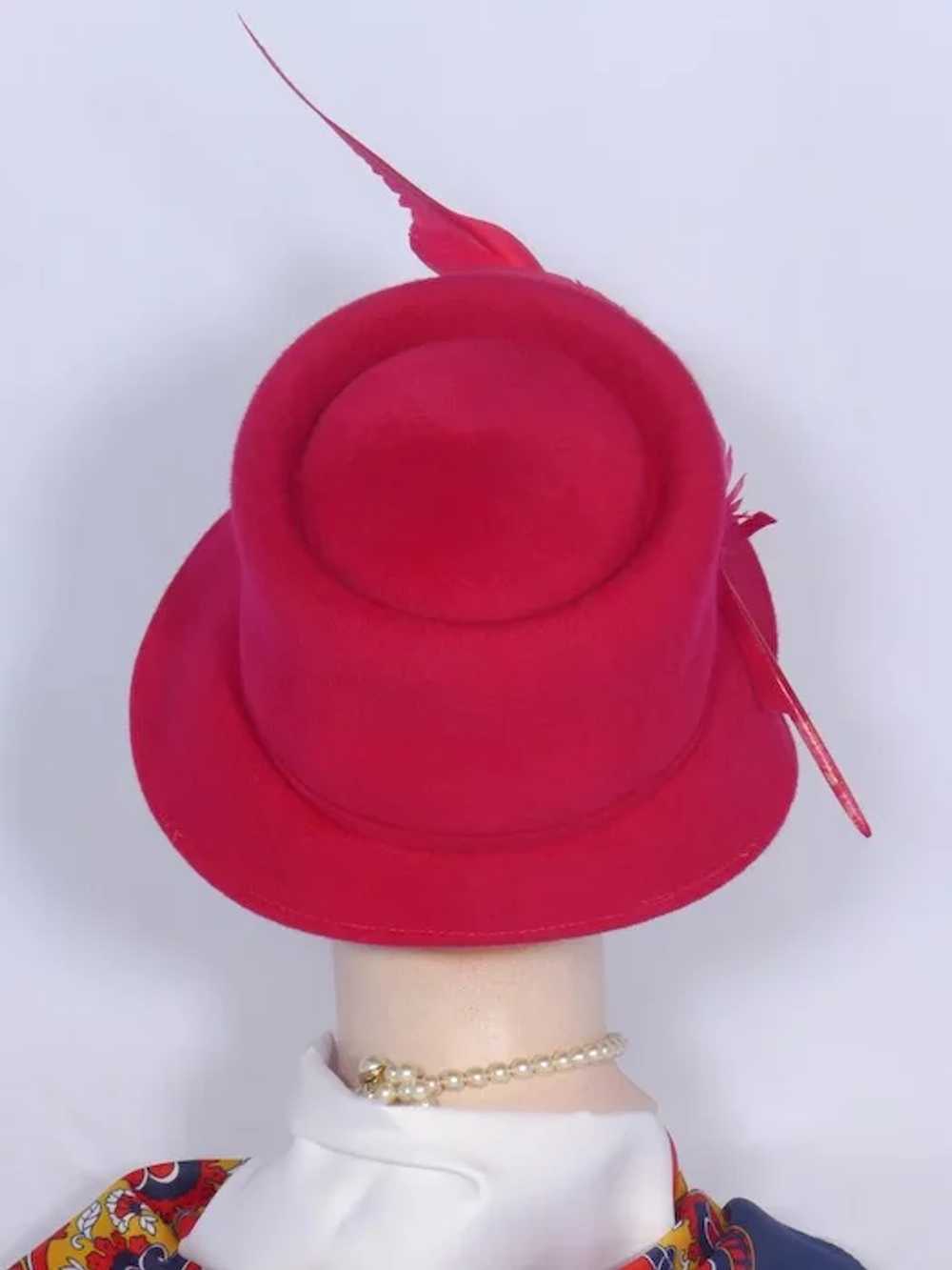 Vintage 1950s Red Lampshade Hat Wool Felt Twisted… - image 3