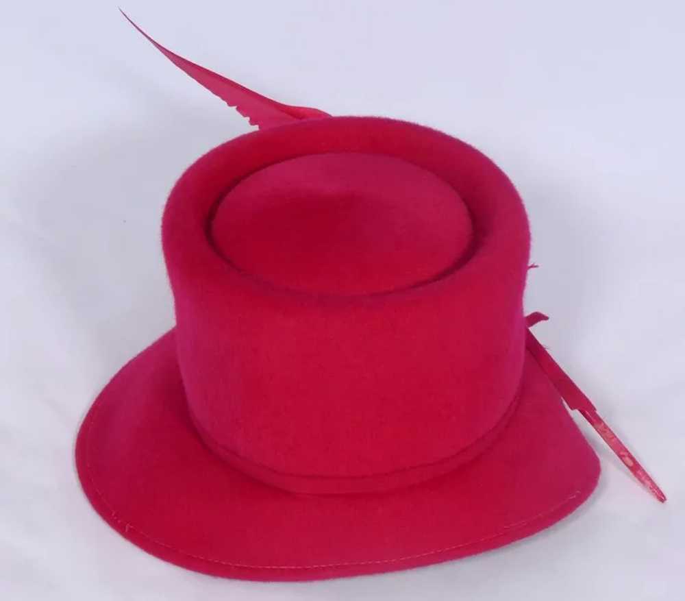 Vintage 1950s Red Lampshade Hat Wool Felt Twisted… - image 6