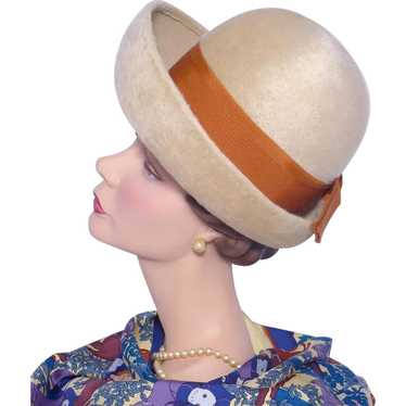 Vintage 1960s Beige Fur Felt Breton Hat by Winner… - image 1