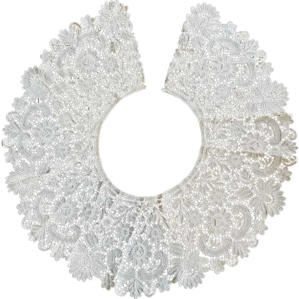 Stunning Large Antique Lace Collar - Perfect Cond… - image 1