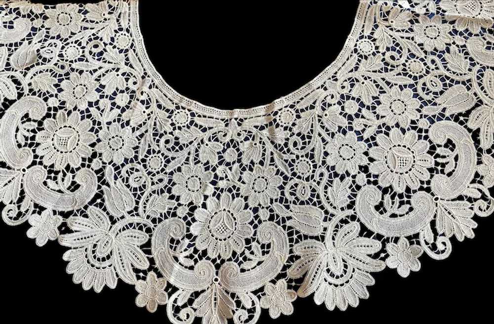 Stunning Large Antique Lace Collar - Perfect Cond… - image 3