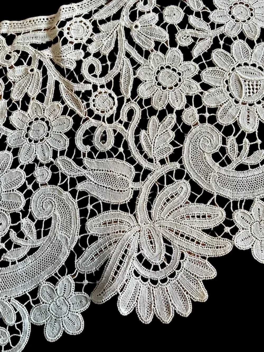 Stunning Large Antique Lace Collar - Perfect Cond… - image 6