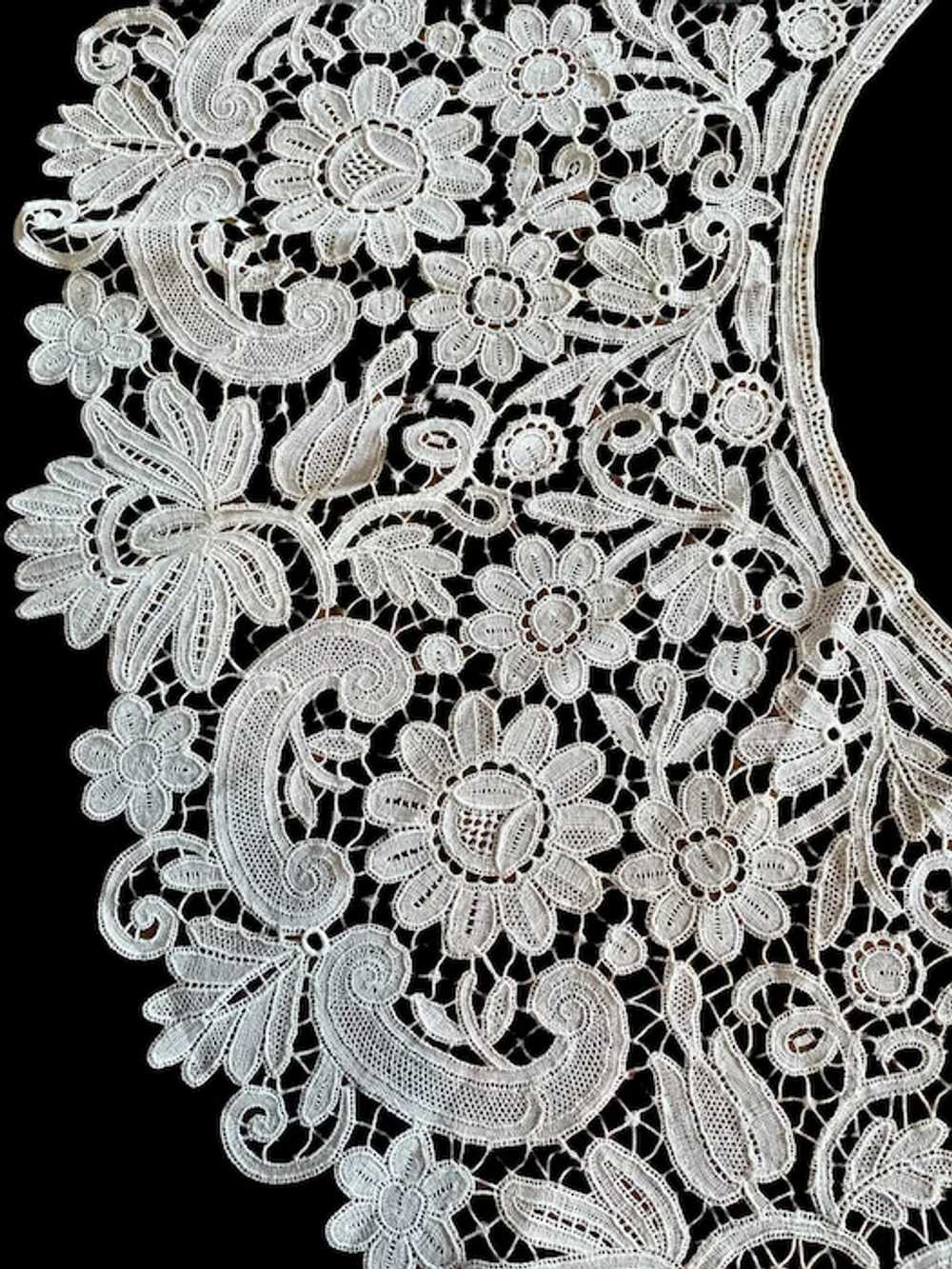 Stunning Large Antique Lace Collar - Perfect Cond… - image 7