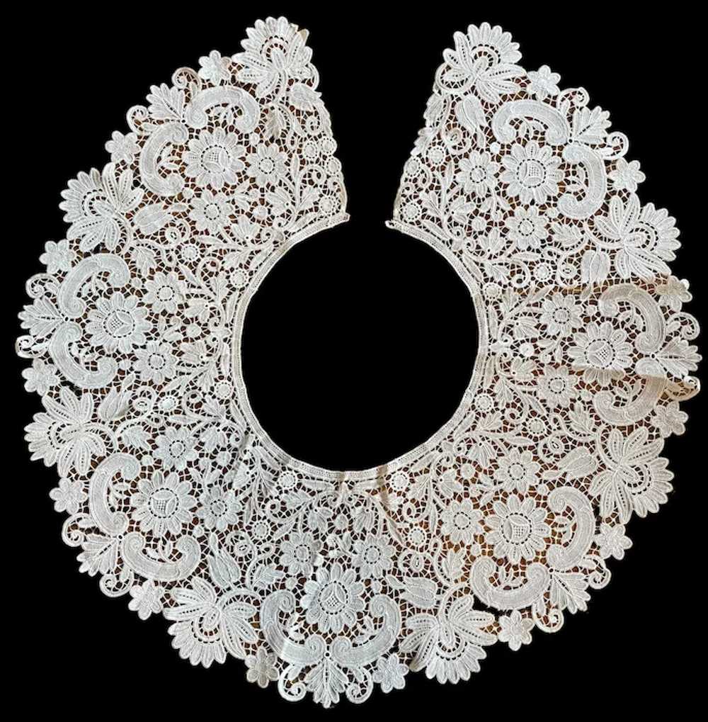 Stunning Large Antique Lace Collar - Perfect Cond… - image 9