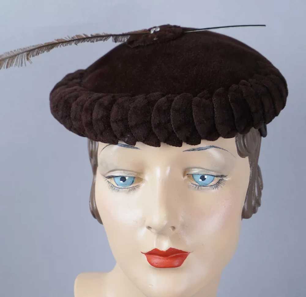 1950s Shallow Crown Brown Velour Pillbox with Fea… - image 2