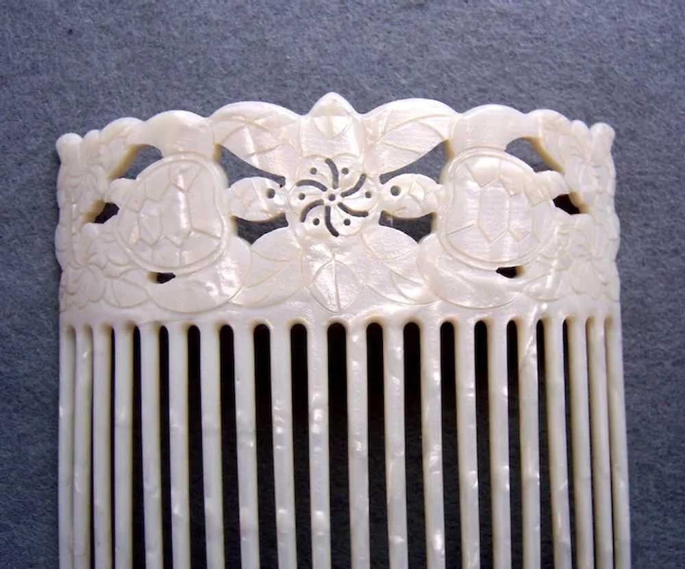 Mother of pearl effect hair comb hair accessory - image 3