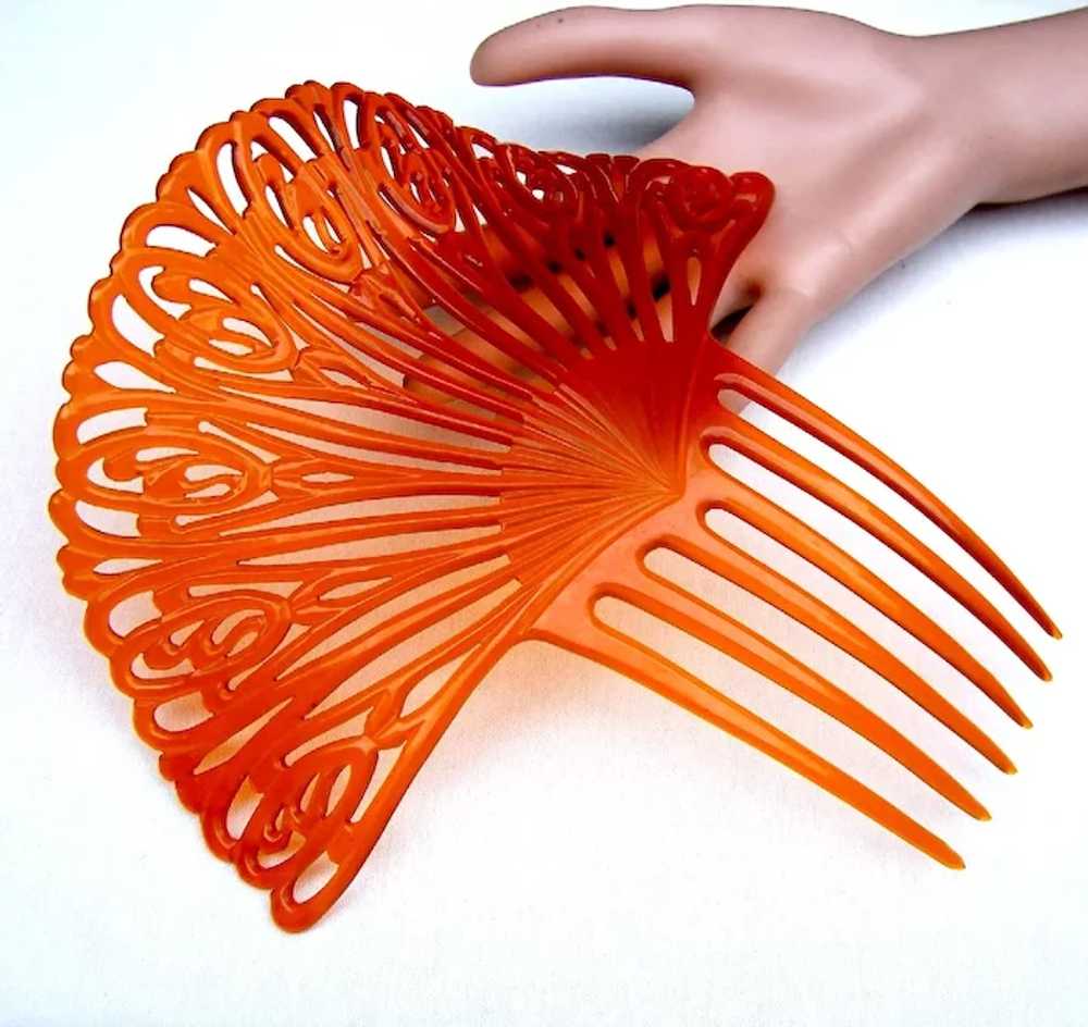 Large amber celluloid hair comb Spanish style Art… - image 4