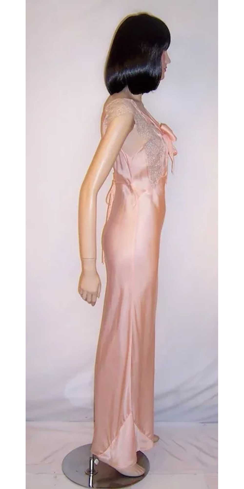 1930's Pale Pink Silk Negligee Trimmed in Mocha C… - image 4