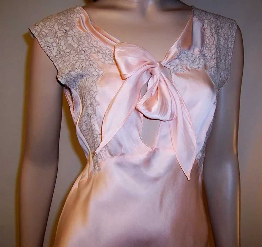 1930's Pale Pink Silk Negligee Trimmed in Mocha C… - image 5