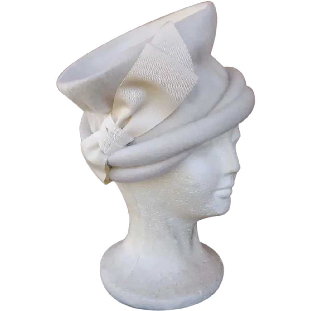 1950s Sculptural White Wool Hat - image 1