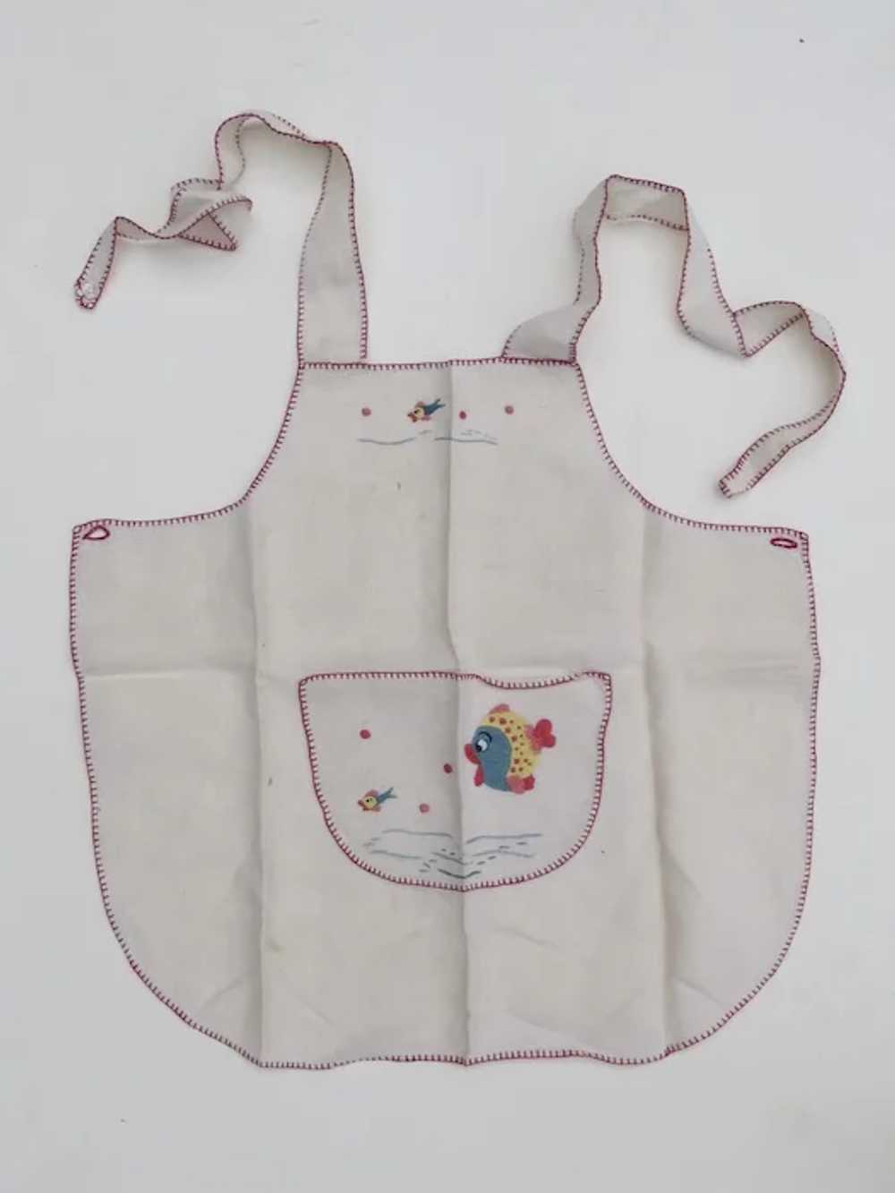 Vintage Small Apron Embroidered Fish Motif - image 3