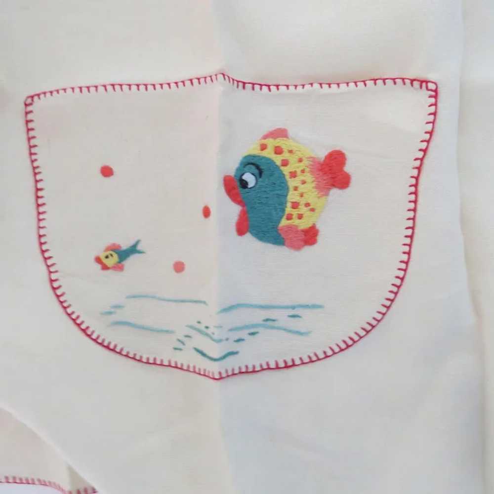 Vintage Small Apron Embroidered Fish Motif - image 6