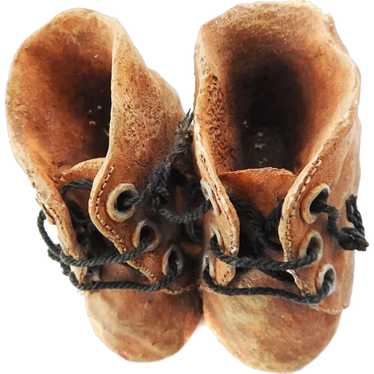 Vintage 60s Molded Baby Shoes - image 1