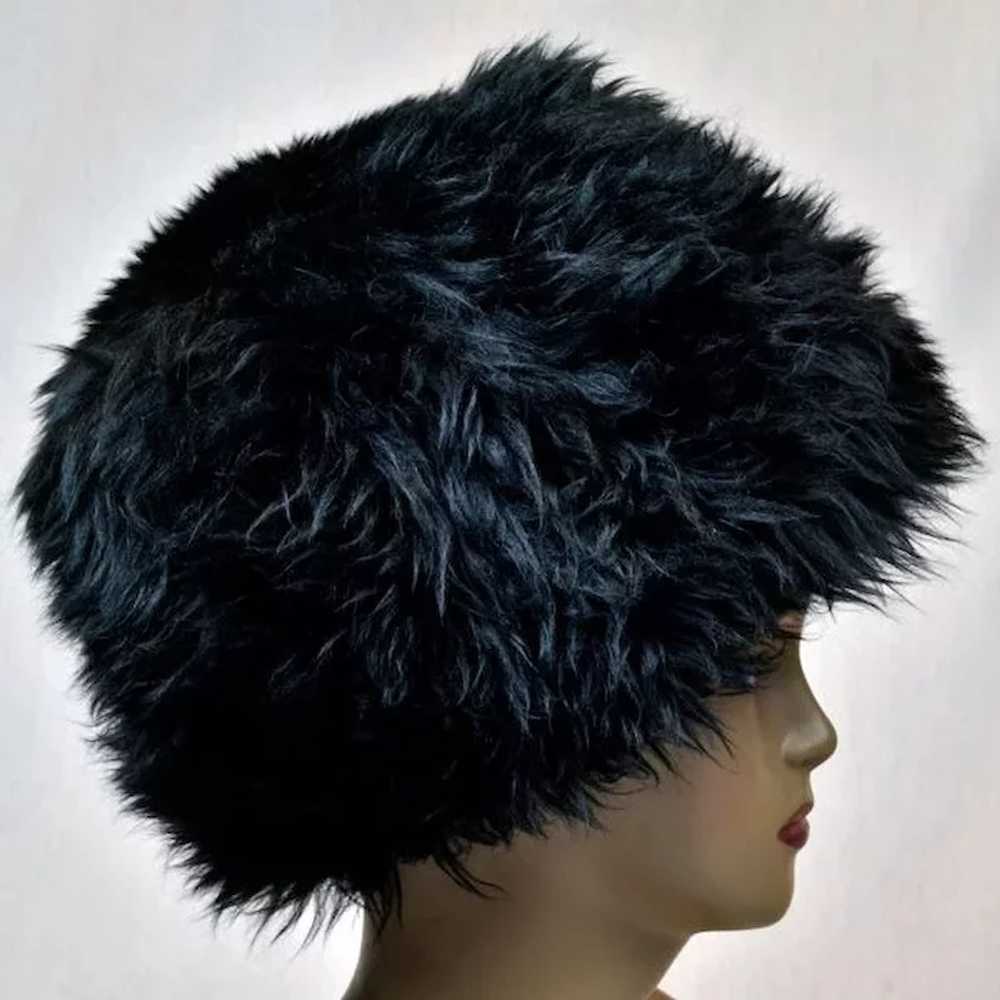 Fabulous Dramatic Black "Furry" Vintage Hat - image 3