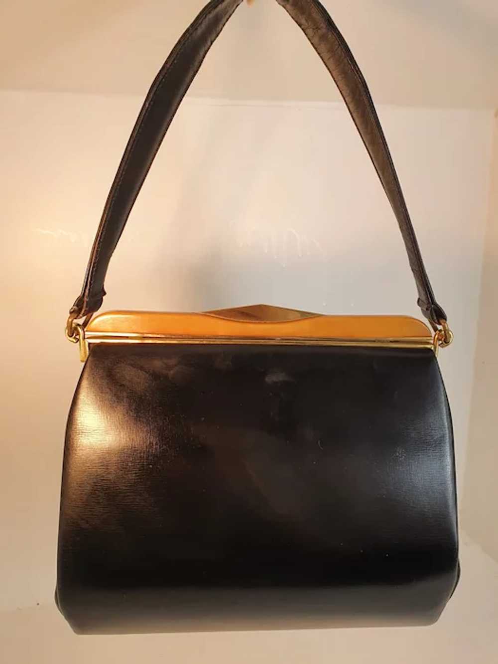 Vintage 1950s  black leather and bakelight handba… - image 3