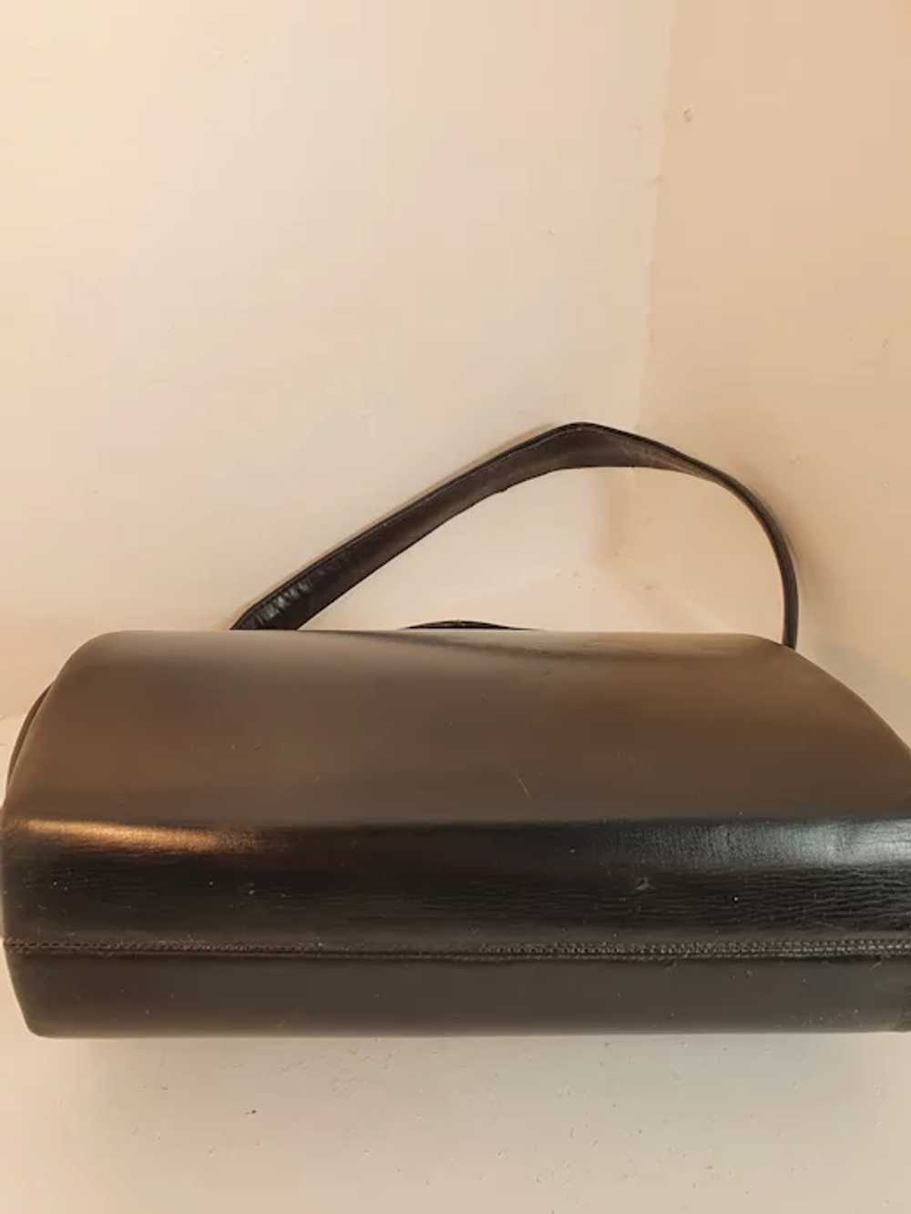 Vintage 1950s  black leather and bakelight handba… - image 6