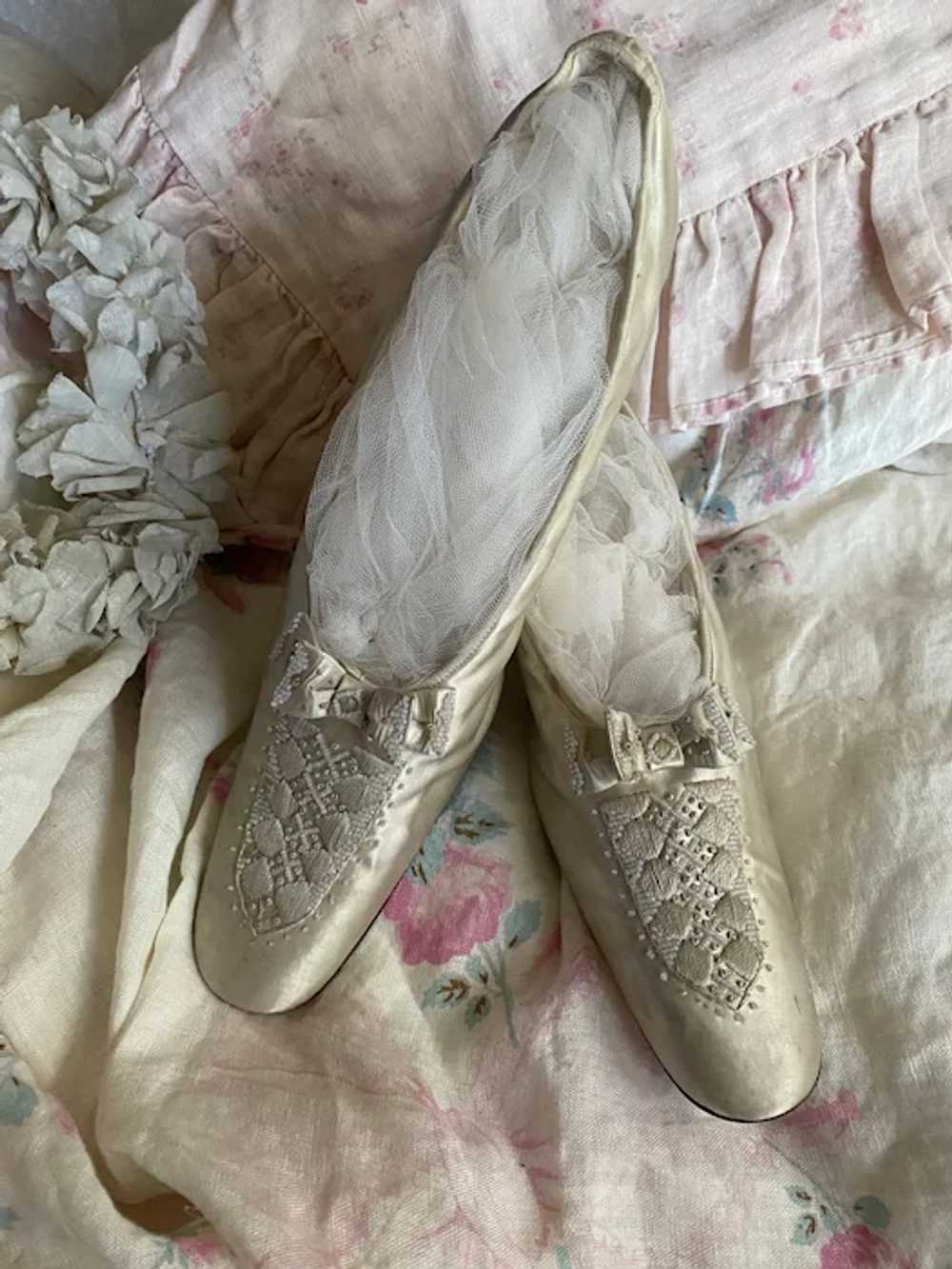 Gorgeous Antique Edwardian Swedish Bridal Shoes I… - image 5