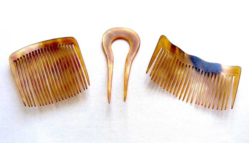 Three Victorian practical hair combs steer horn h… - image 2