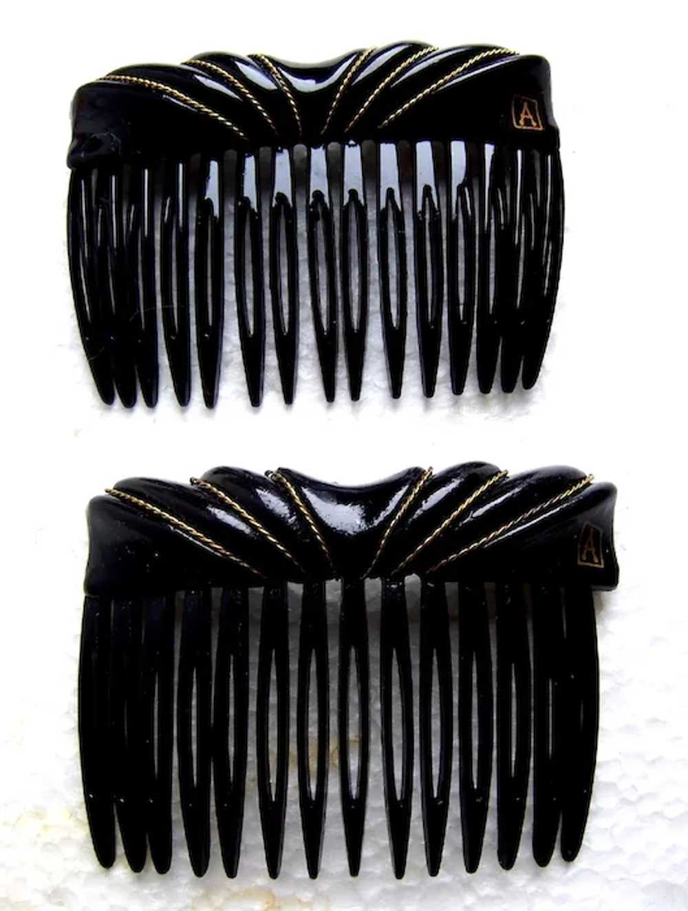 Matched pair Alexandre de Paris signed hair combs… - image 2
