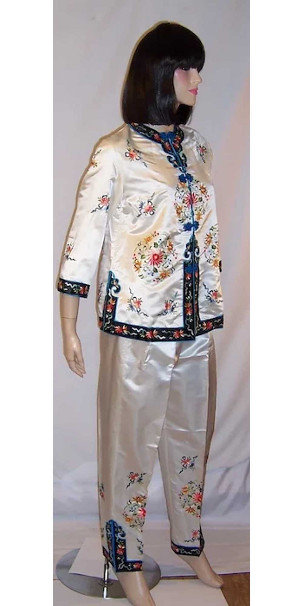 1940's White Silk Chinese Hand-Embroidered Jacket… - image 5