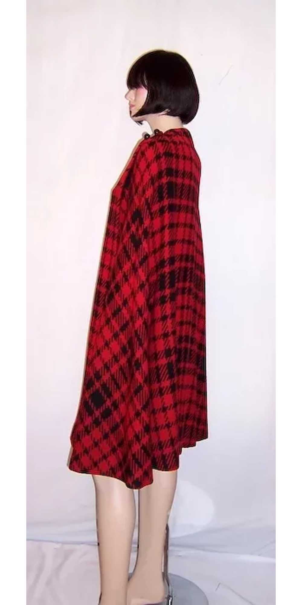 1960's Black and Red Plaid Cape and Skirt Ensemble - image 2
