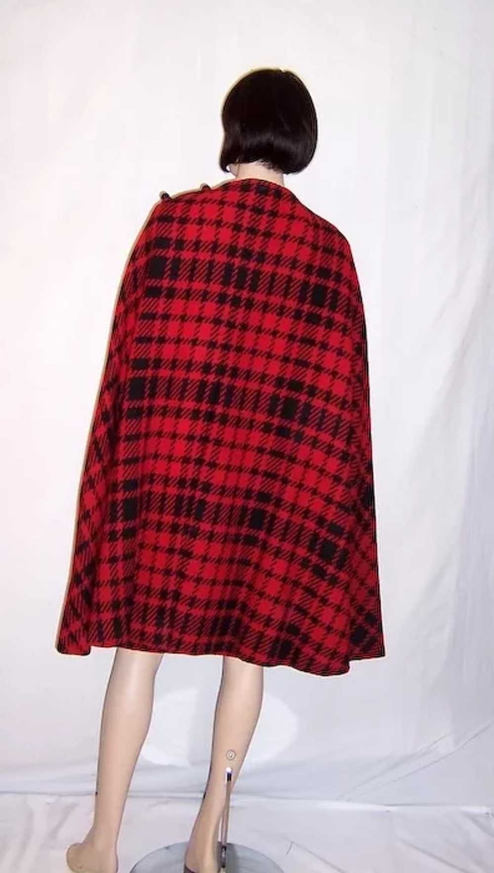 1960's Black and Red Plaid Cape and Skirt Ensemble - image 3