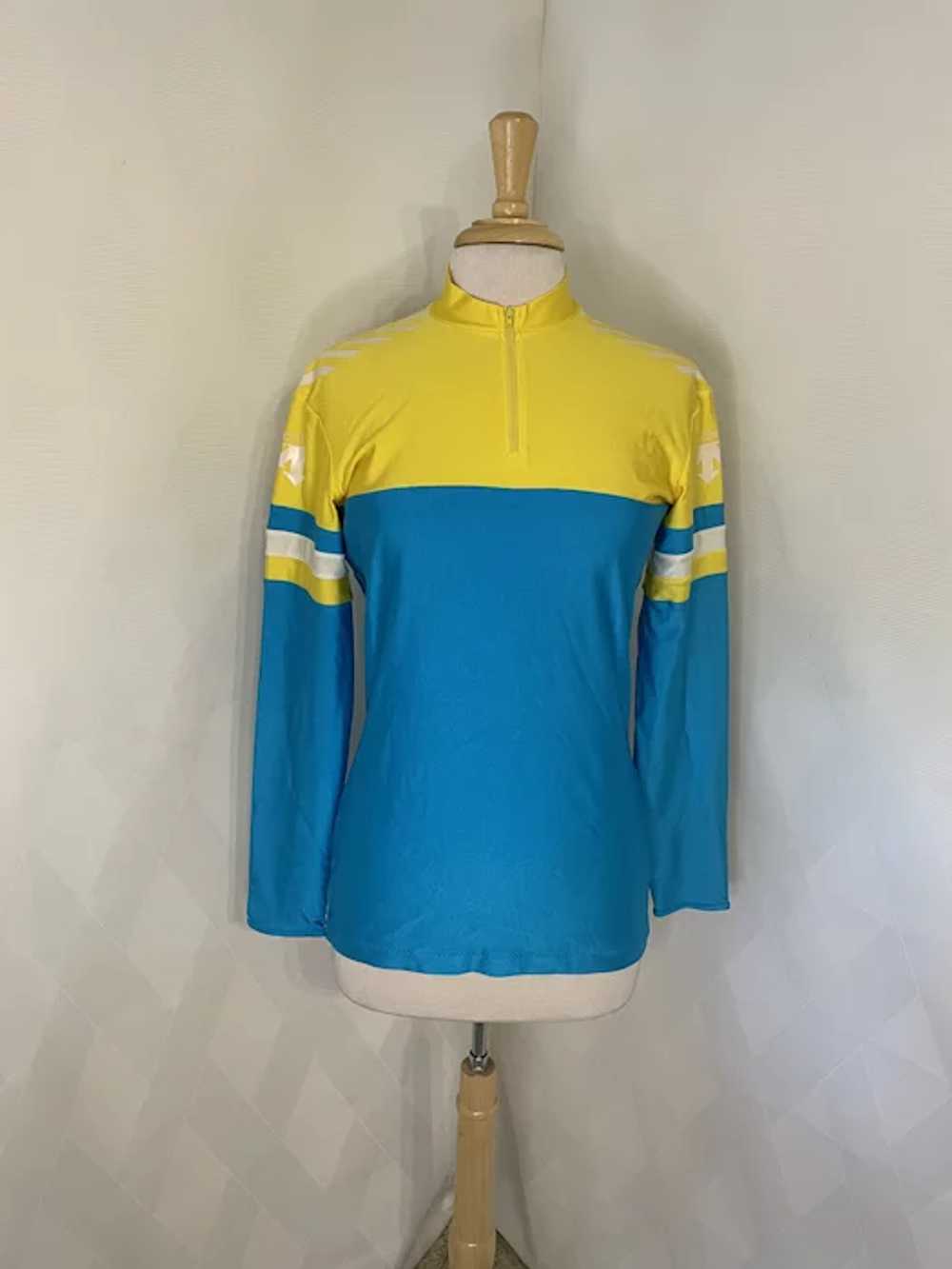 Vintage 1990s Descente Yellow and Blue Long Sleev… - image 2