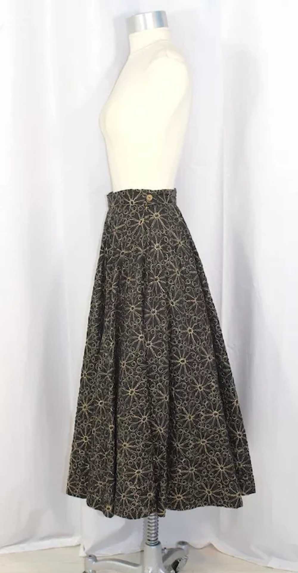 Vintage 1950s Novelty Quilted Black Circle Skirt … - image 4