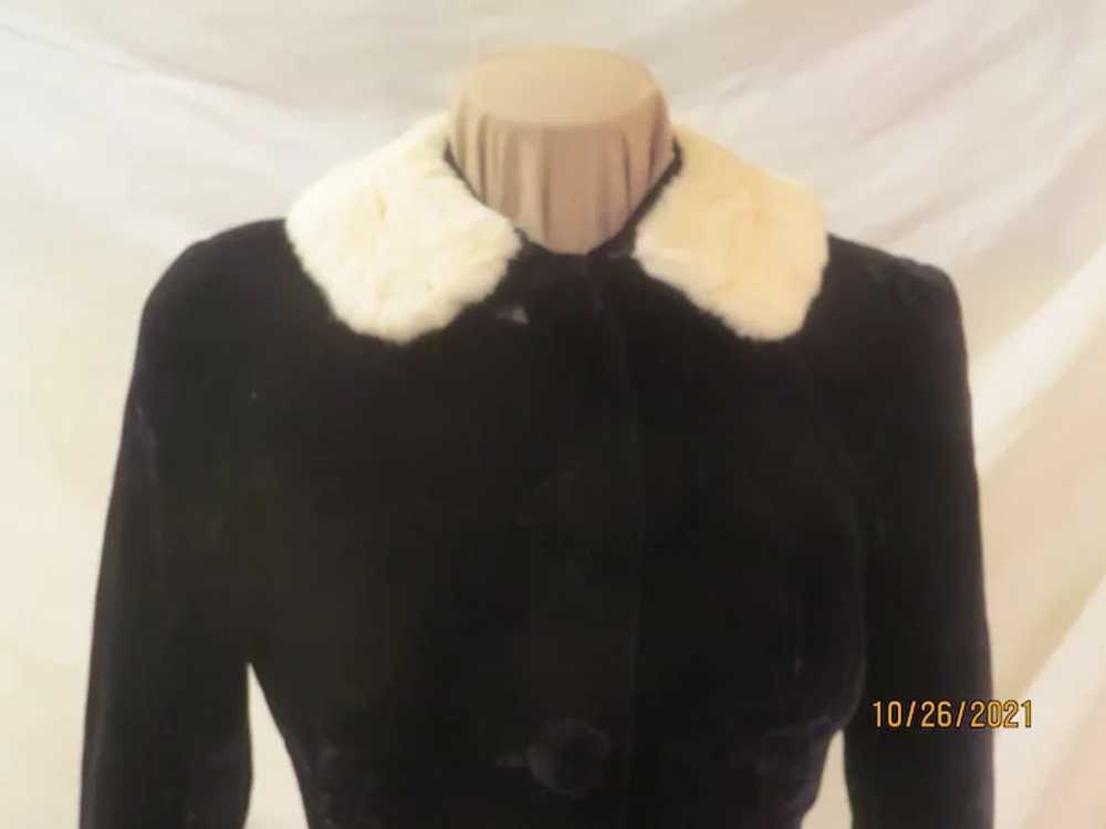 Trim Fit Velvet Coat with White Fur collar - image 2