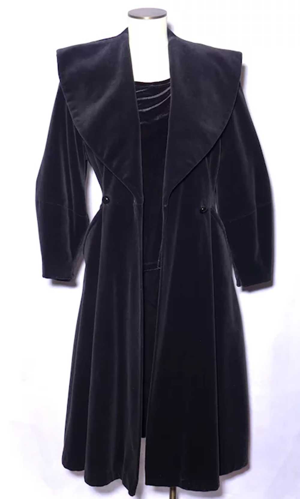 Vintage 1950s Princess Style Black Velvet Coat Ne… - image 10