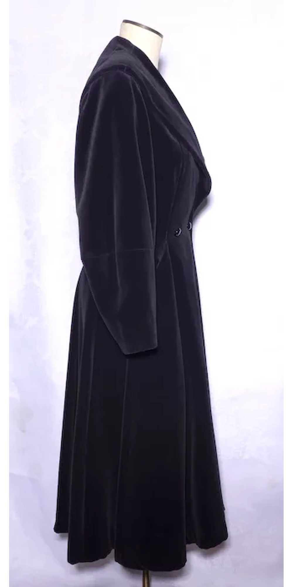 Vintage 1950s Princess Style Black Velvet Coat Ne… - image 4