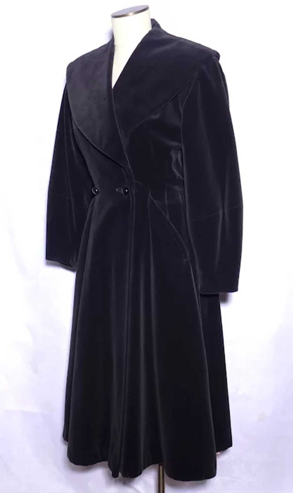Vintage 1950s Princess Style Black Velvet Coat Ne… - image 8