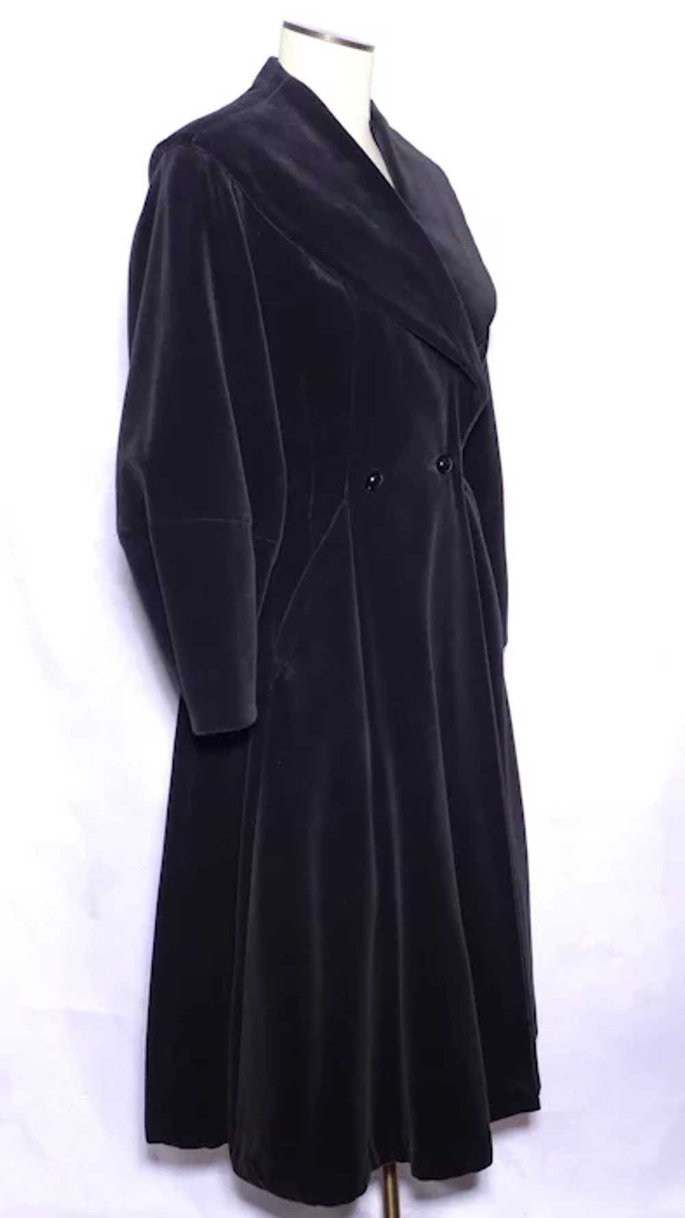 Vintage 1950s Princess Style Black Velvet Coat Ne… - image 9